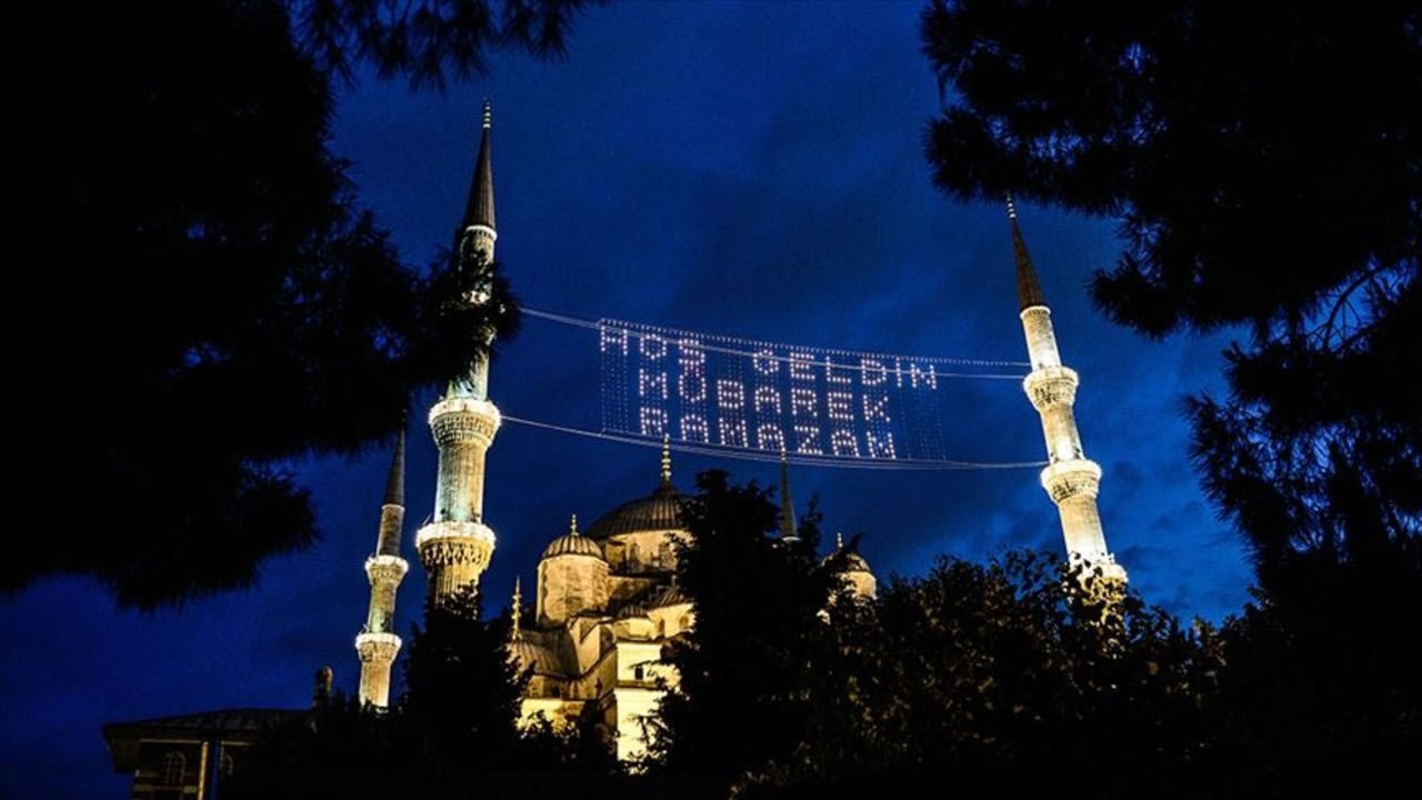 Ramazan Bayramı Arifesi 2025: Hangi Güne Denk Geliyor?