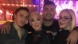 Raşit kimdir? Güllü'nün kardeşi merak edildi