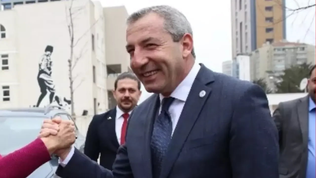 Reşat Şahin Öztürk kimdir? Siyasette fırtınalar estiriyor