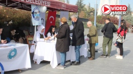 Sağlık Yüksekokulu öğrencilerinden diyabete farkındalık standı