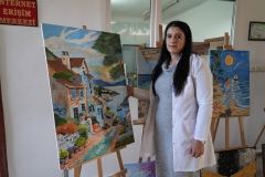 Sanatla yaralarını sardı 