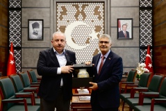 Şentop, Niğde Valisi Cahit Çelik’i Makamında  Ziyaret Etti