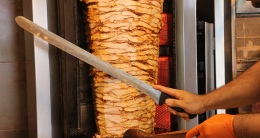 Severek tüketiliyor ama… Tavuk dönerde görünmeyen risk