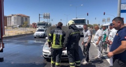 Seyir halindeki otomobilde yangın çıktı