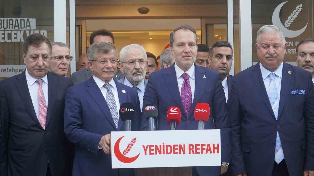 Siyasi denklem yeniden yazılıyor: Yeniden Refah ve Gelecek Partisi birleşiyor mu?
