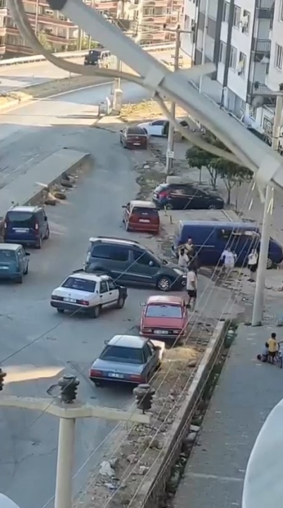 Sokak Ortasında Sopa ile Hesaplaşma