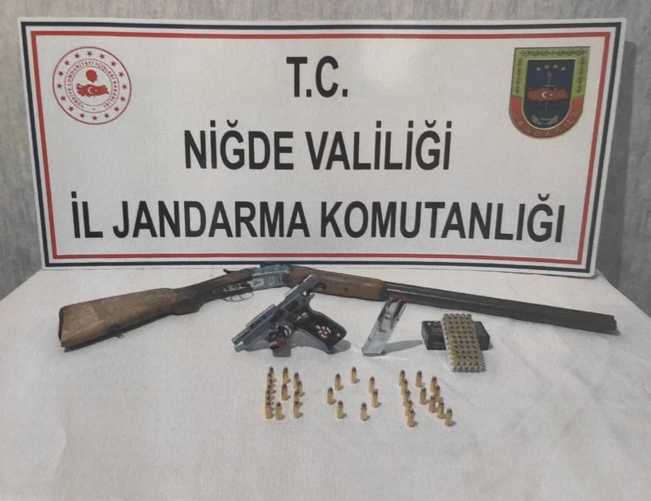 Sosyal Medyada Silahla Poz Veren Şahsa Operasyon