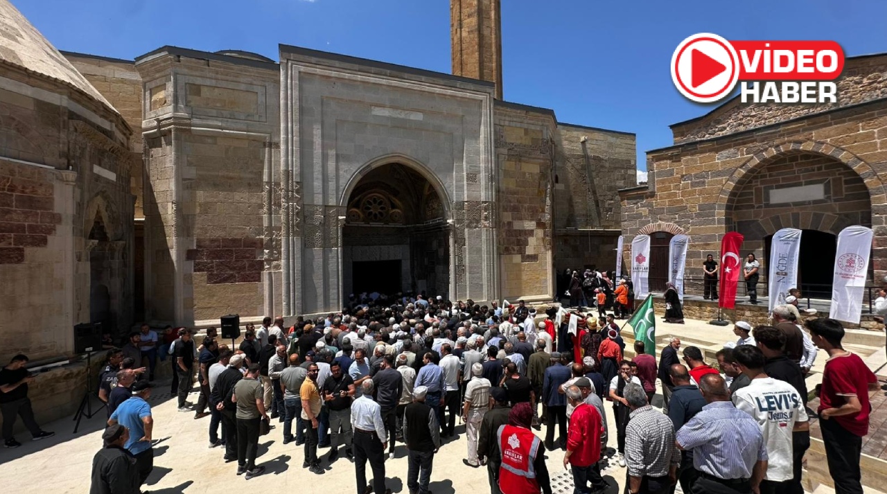 Sungur Bey Camii, yeniden ibadete açıldı