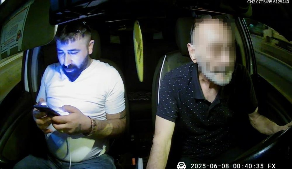 Taksi Şoförünü Araçtan Atıp Taksiyi Gasp Etti, Kaza Yapınca Yakalandı  