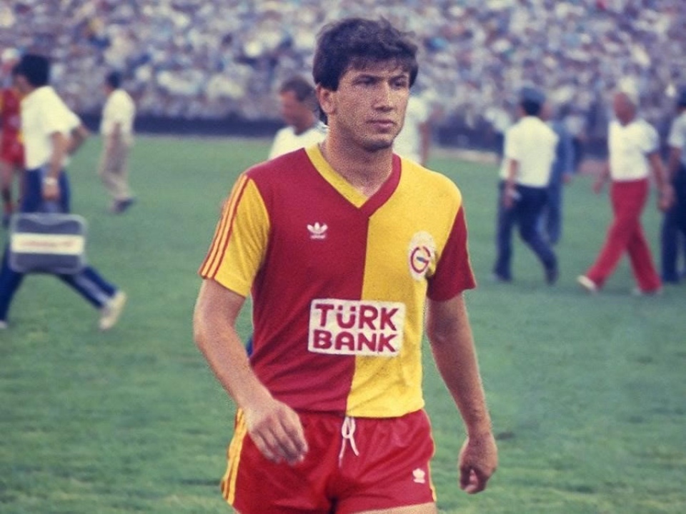 Tanju Çolak 1987-88’de kaç gol attı?