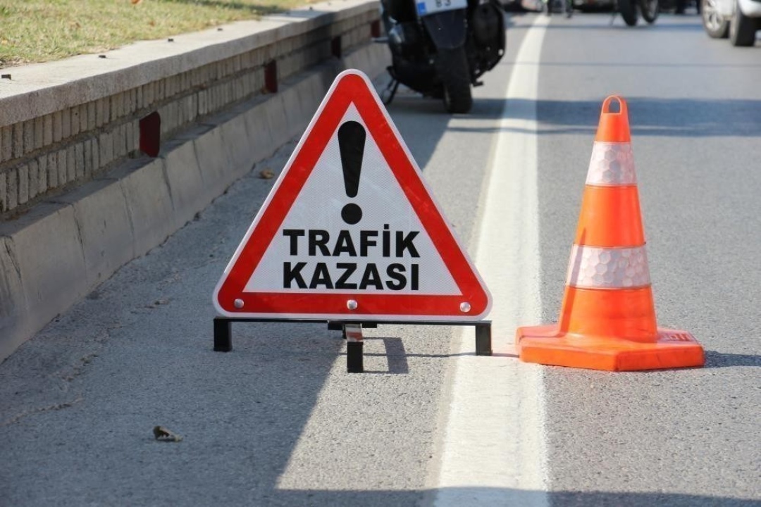 Tatil yolunda feci kaza: 1'i çocuk 2 kişi öldü 