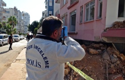 Terk Edilmiş Binada Çıkan Yangında Kimliği Belirsiz Bir Kişi Ölü Bulundu