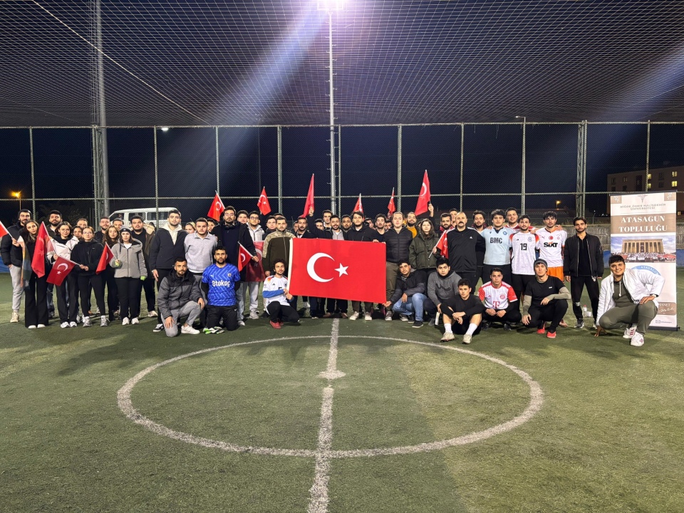 Tıp Fakültesi öğrencileri, futbol turnuvasında şehitleri andı