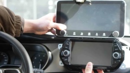 Torpido üstü ekran yasak mı? Yeni trafik yasasında 'ekran' detayına dikkat!