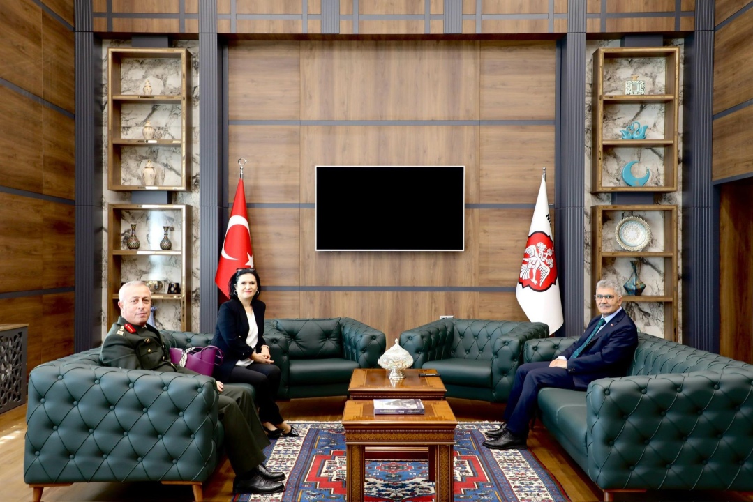 Tümgeneral Yusuf Diker’den Niğde Valisi Cahit Çelik’e ziyaret