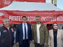 Turgay Başyayla, Niğde Patates Araştırma Enstitüsü standını ziyaret etti