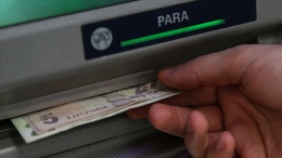 Türkiye'de Enflasyonun Etkisiyle ATM'lerden Küçük Banknotlar Çekiliyor