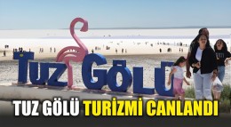 Tuz Gölü'nde yürüme turizmi sahilleri aratmıyor