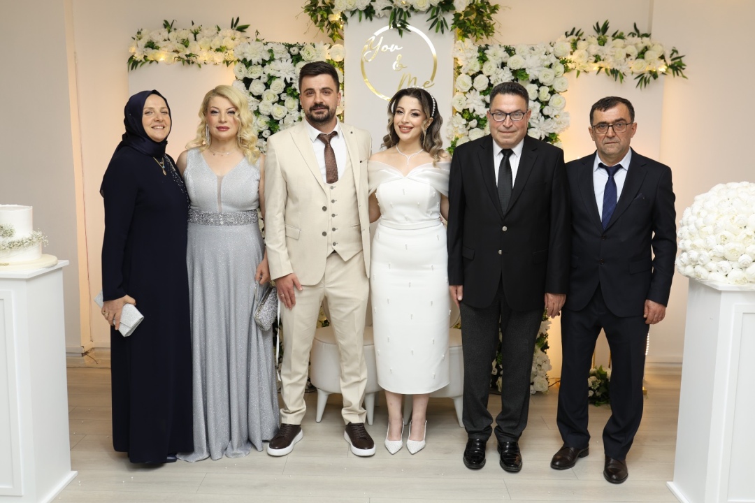 Tuzcu ve Ercan ailelerinin mutlu günü