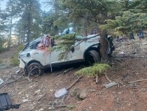 Uçuruma yuvarlanan cip, karı kocayı yaşamdan kopardı