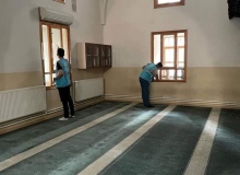 Ülkü Ocakları Niğde İl Başkanlığı cami temizliği gerçekleştirdi