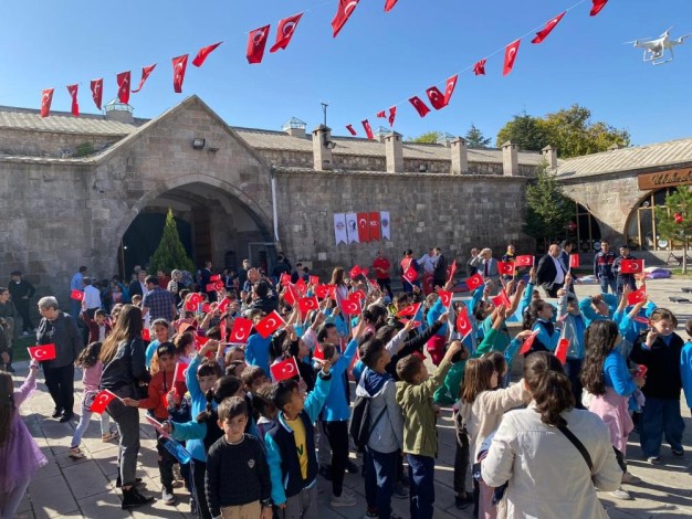 Ulukışla’da Cumhuriyete yakışır kutlama