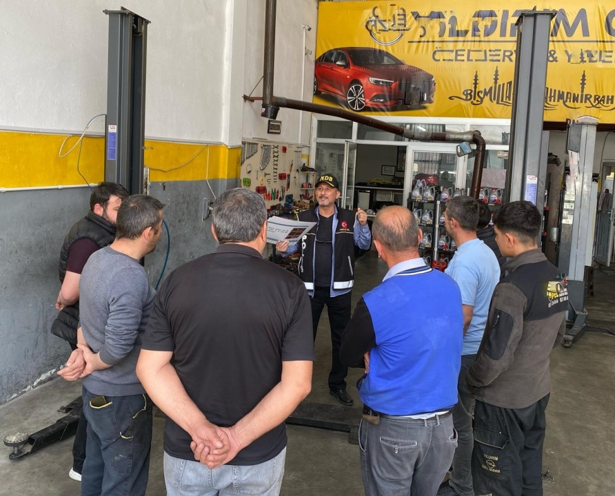 Uyuşturucu ile mücadele eğitimi sürüyor