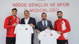 Uzkurt, milli sporcularla bir araya geldi