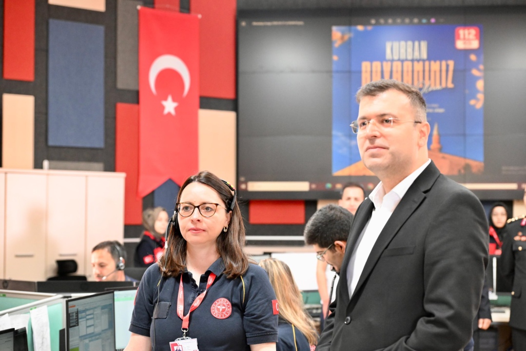 Vali Akmeşe’den 112 Acil Çağrı Merkezi’ne ziyaret