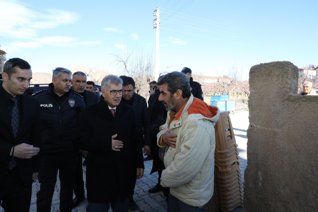 Vali Cahit Çelik'ten taziye ziyareti