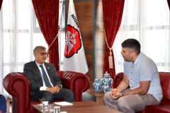 Vali Cahit Çelik Halk Günü’nde vatandaşlarla buluştu