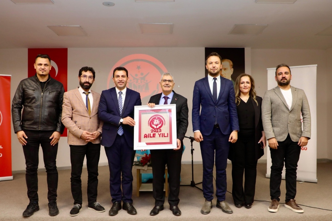 Vali Cahit Çelik, Sevgi Evlerindeki Çocuklarla Buluştu