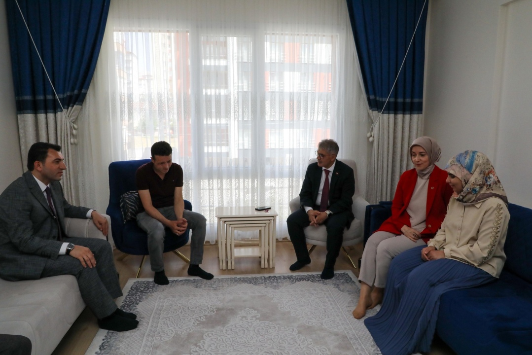 Vali Cahit Çelik’ten Bayram Ziyareti