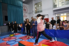 Vali Cahit Çelik’ten gençlik merkezine ziyaret