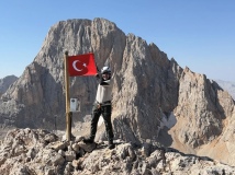 Vali Çelik, Aladağlar sevgisini şiiriyle yansıttı