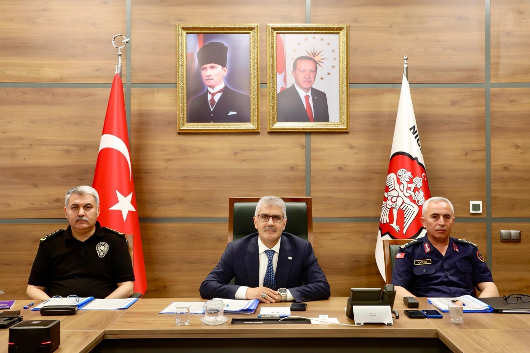 Vali Çelik, asayiş ve güvenlik toplantısına katıldı