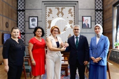 Vali Çelik’e mavi kurdele takdim edildi