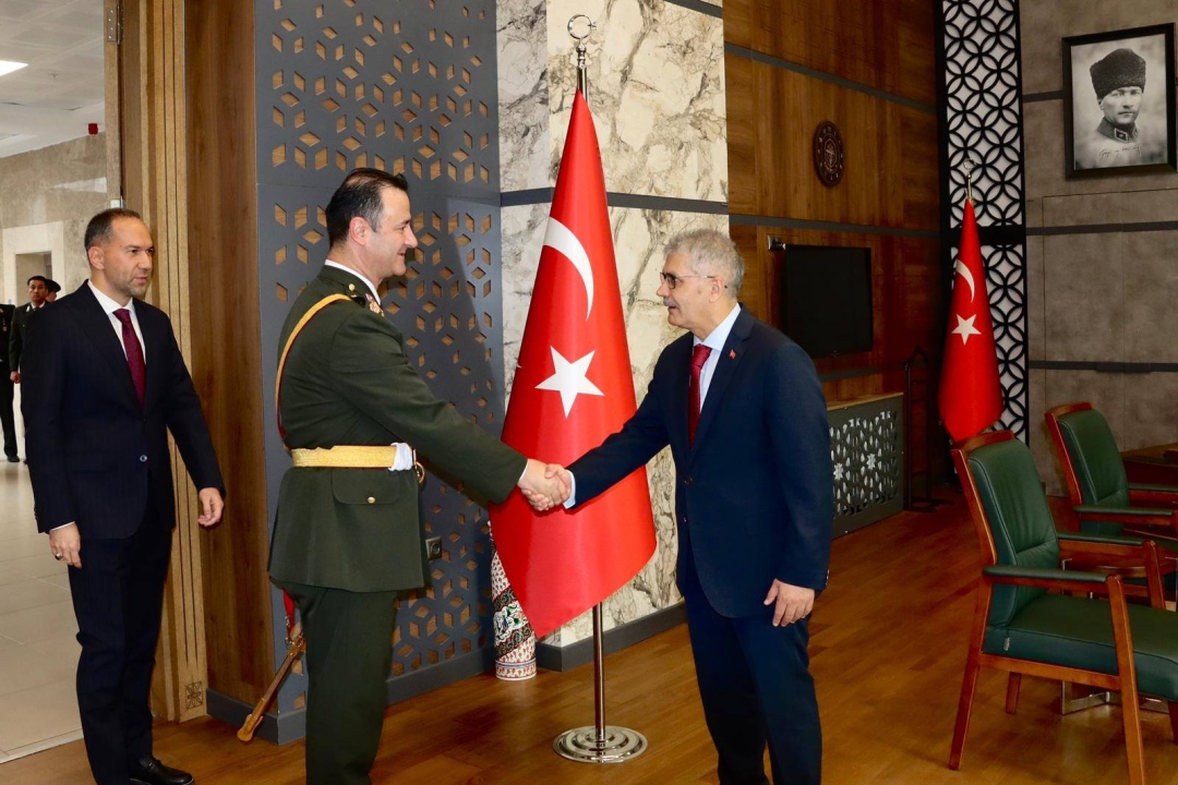 Vali Çelik Makamında Cumhuriyet Bayramı Tebriklerini Kabul Etti