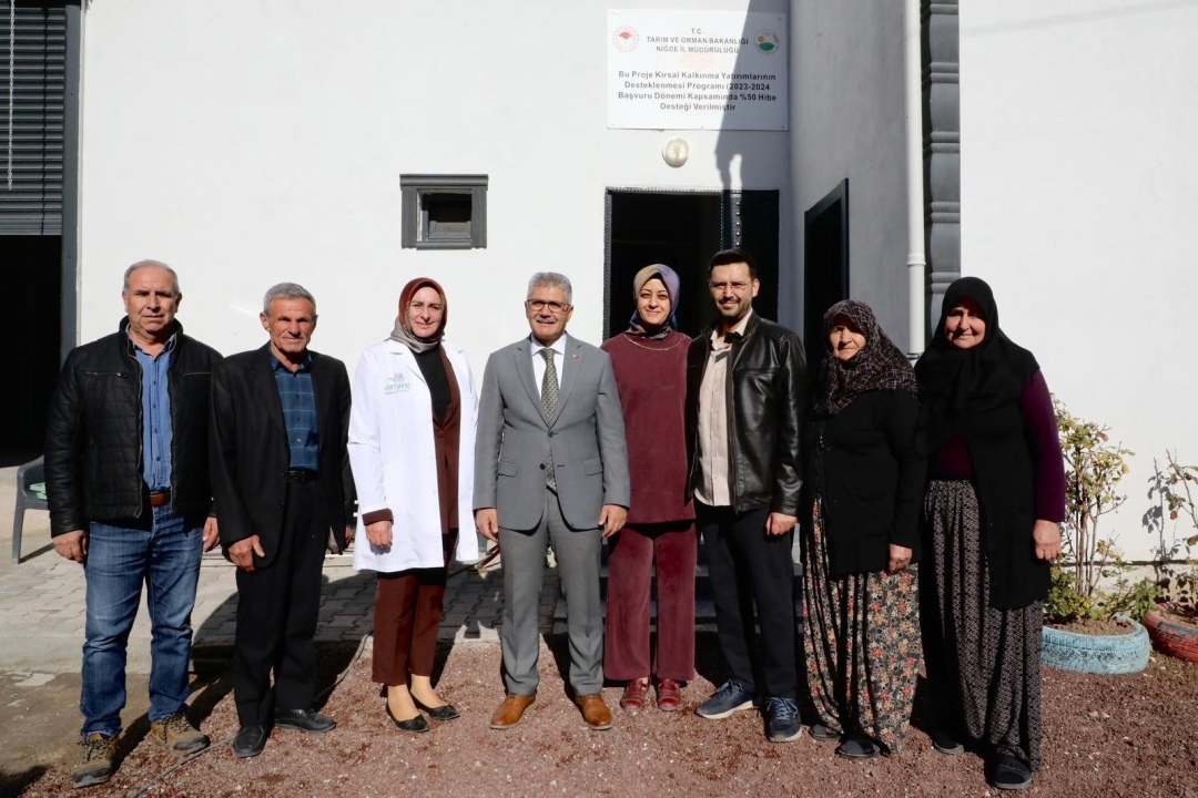 Vali Çelik mantar üretim tesisini inceledi