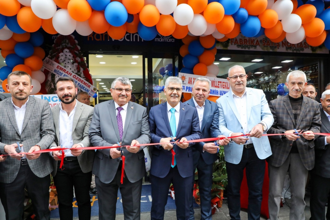 Vali Çelik, Niğde’de bir iş yerinin açılışına katıldı