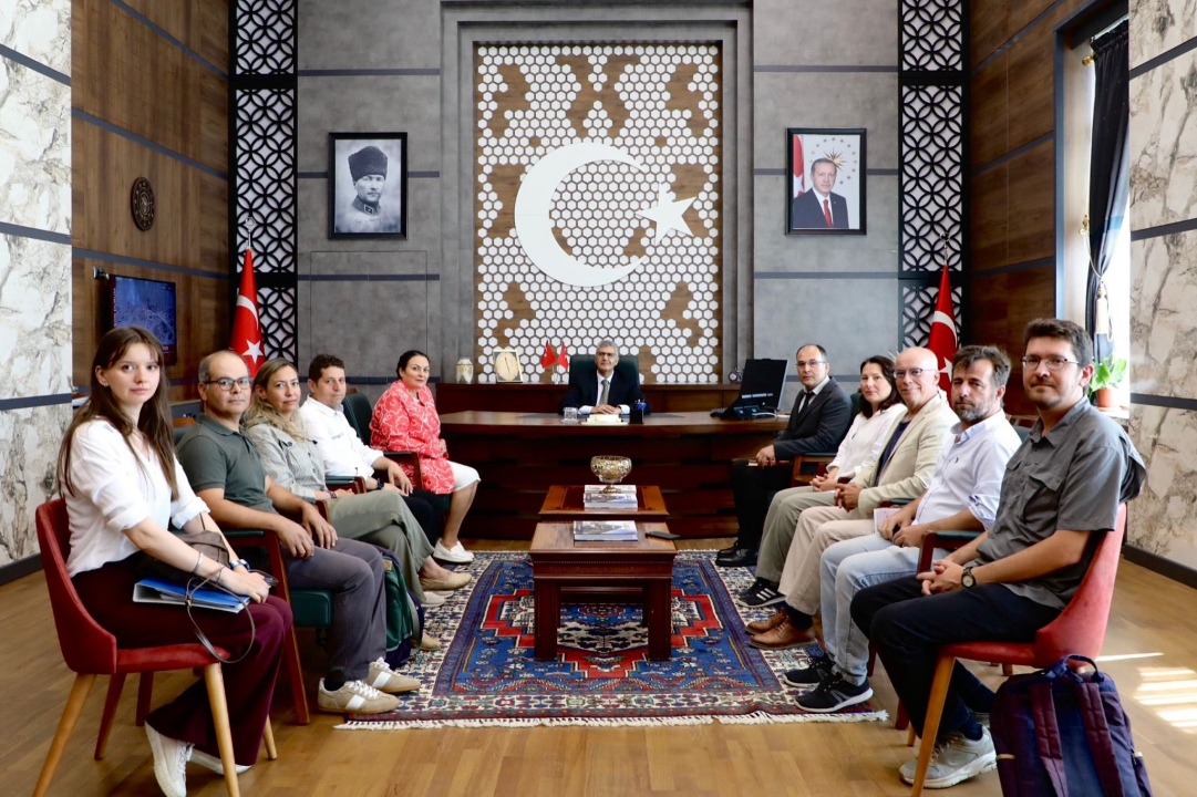 Vali Çelik, Niğde’deki Arkeolojik Kazı Çalışmaları Hakkında Bilgi Aldı