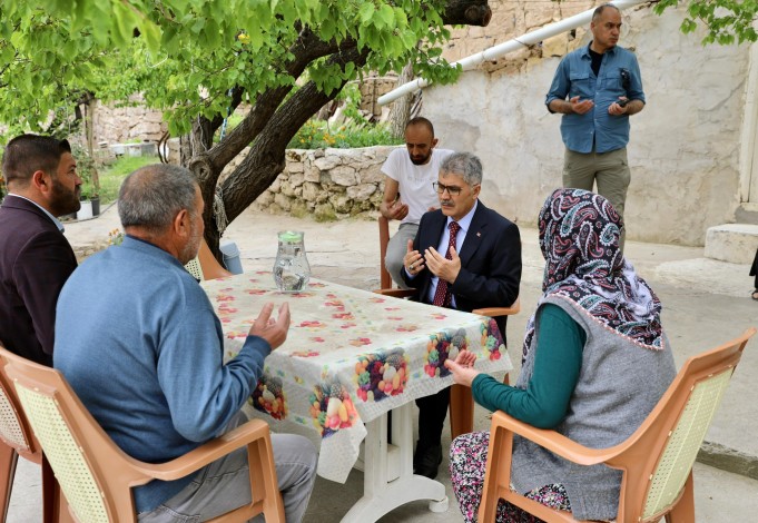 VALİ ÇELİK’TEN HAMİYET YILMAZ’IN AİLESİNE TAZİYE ZİYARETİ