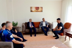 Vali Çelik ve Başkan Özdemir saldırıya uğrayan zabıta personelini ziyaret etti
