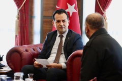 Vali Yardımcısı Mutlu Almalı, Halk Günü’nde vatandaşlarla görüştü