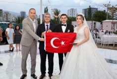 Valilik personeli Murad Kocaman ile İlay Güner dünyaevine girdi