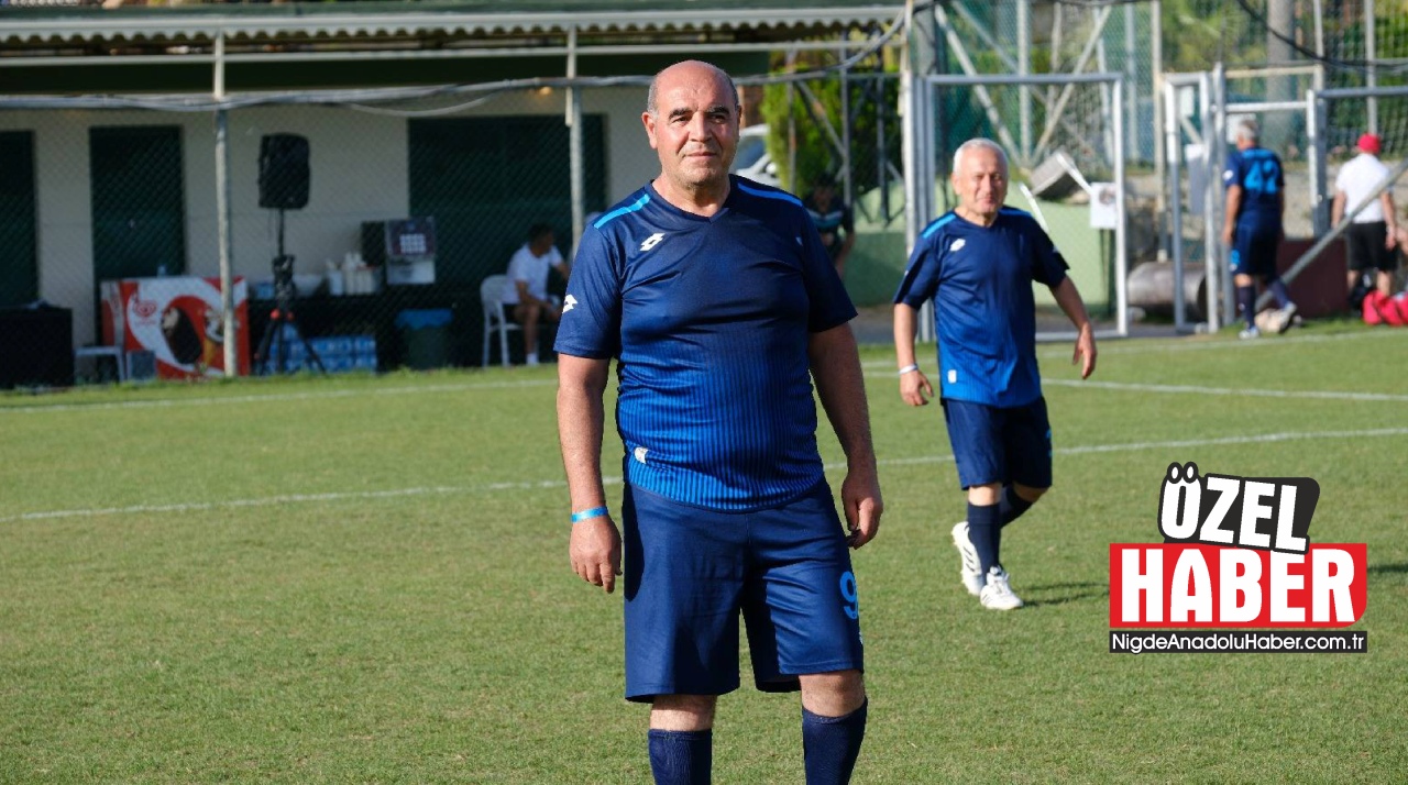 Veteran futbolunun prestijli buluşmasına Niğdeli desteği