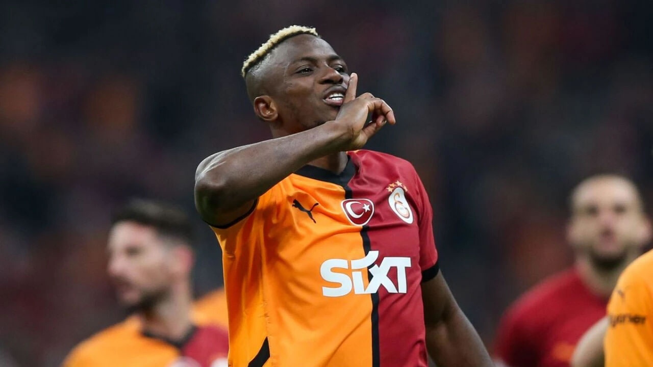 Victor Osimhen'in AZ Alkmaar Maçında Yokluğu: Sakatlık mı, Ceza mı?