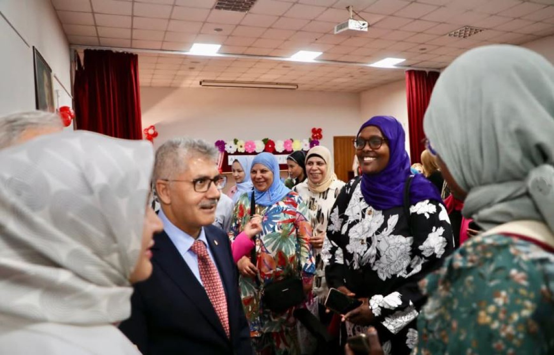Yabancı kursiyerler Türkçeyi Vali Çelik ile konuştular
