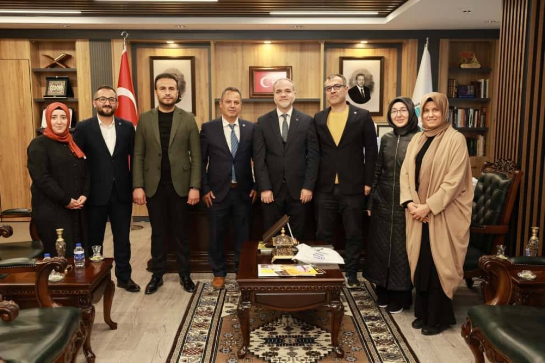 Yeni Dünya Vakfı’ndan NÖHÜ Rektörüne Ziyaret