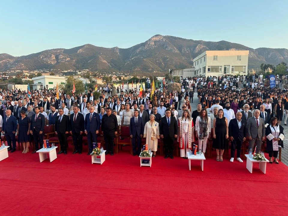 Yeni isimle ilk mezuniyet coşkusu